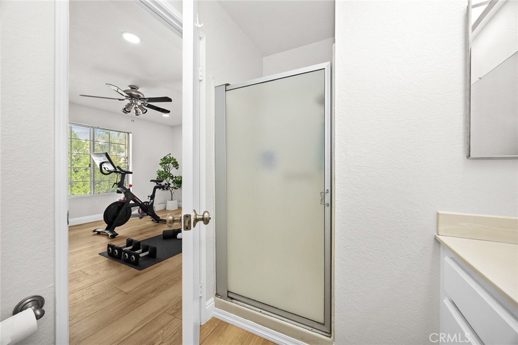 154 N Meridith Avenue 8