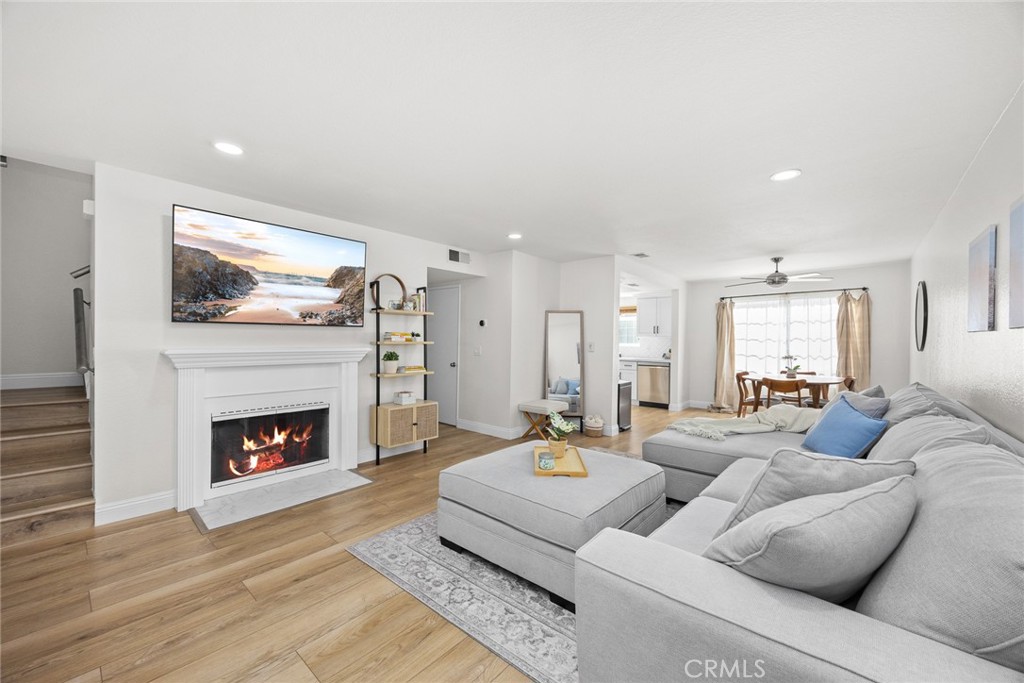 154 N Meridith Avenue 8