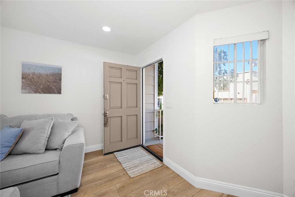 154 N Meridith Avenue 8