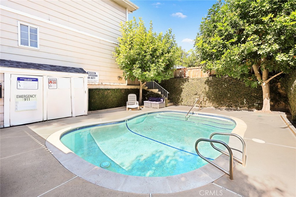 154 N Meridith Avenue 8