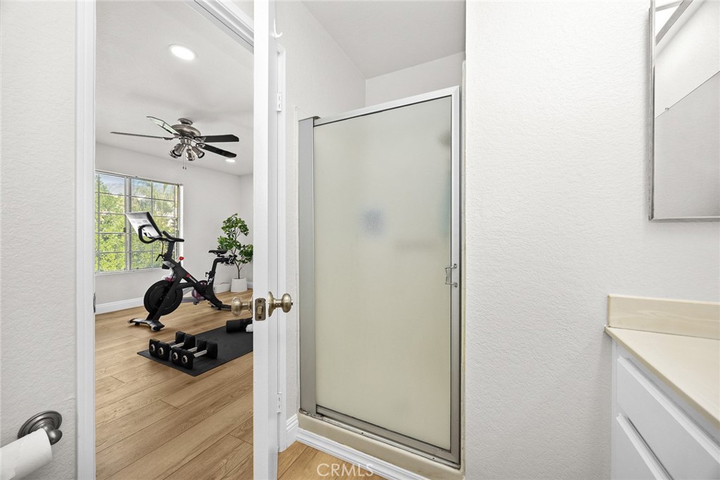 154 N Meridith Avenue 8