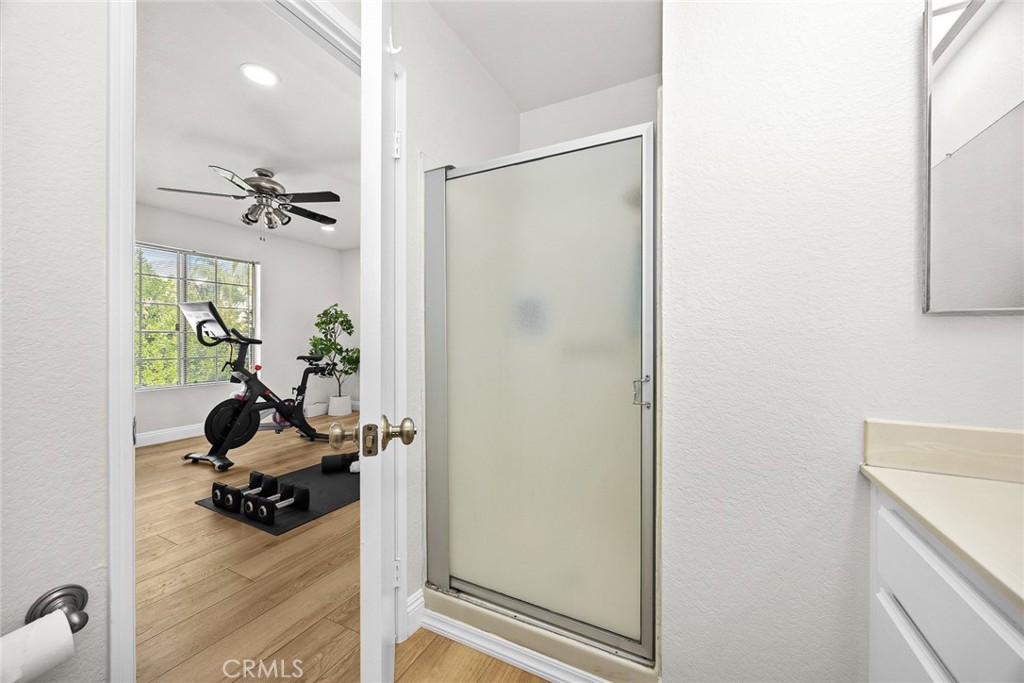 154 N Meridith Avenue 8