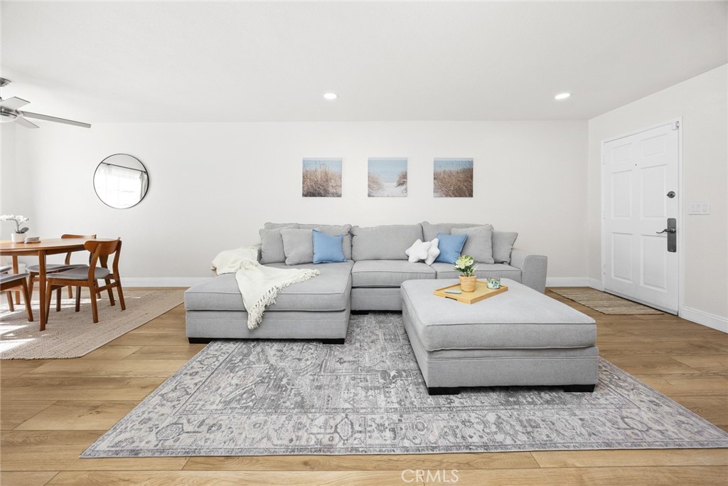 154 N Meridith Avenue 8