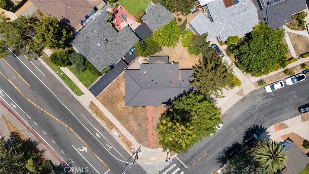 10207 Camarillo Street