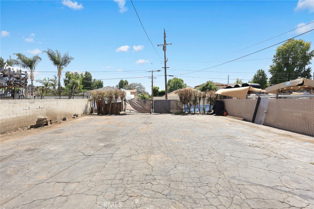 166 W Live Oak Avenue