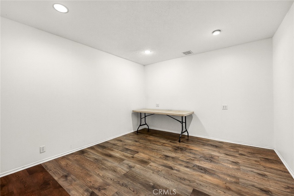 166 W Live Oak Avenue