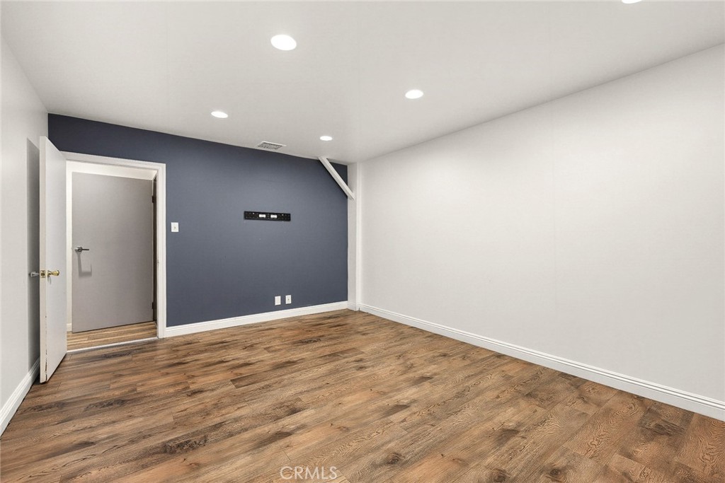 166 W Live Oak Avenue