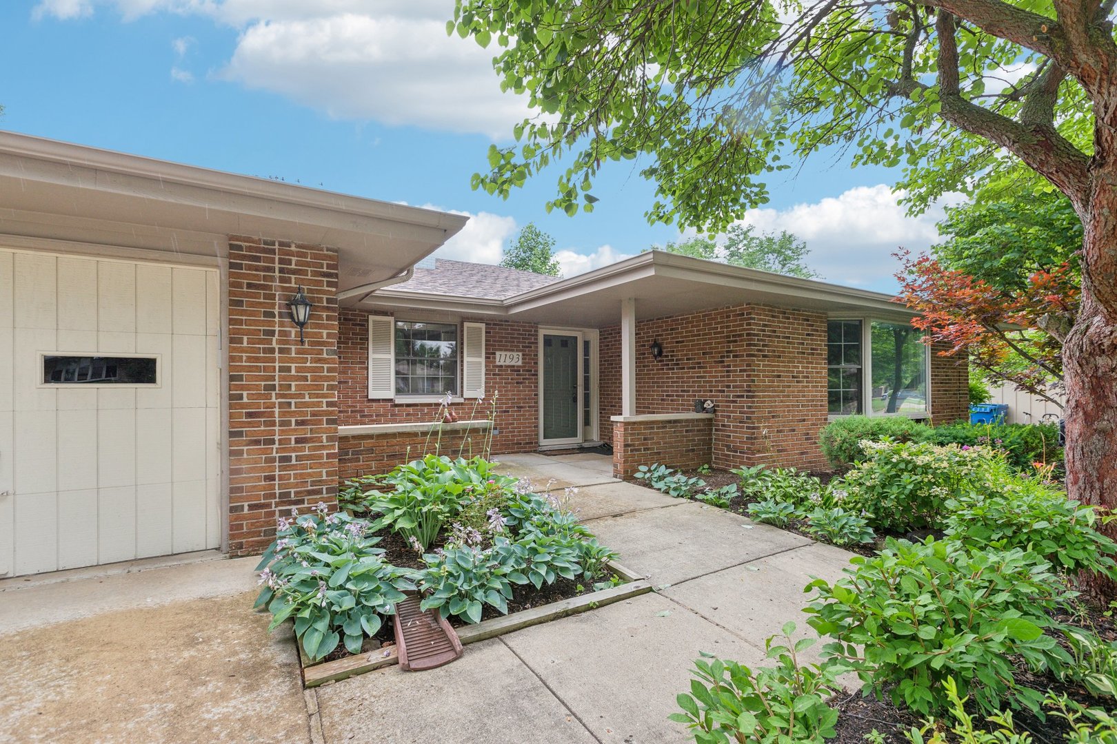 1193 Lynnfield Lane