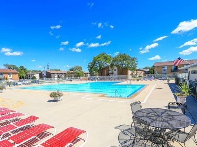 8840 N Western Avenue Unit: 107G