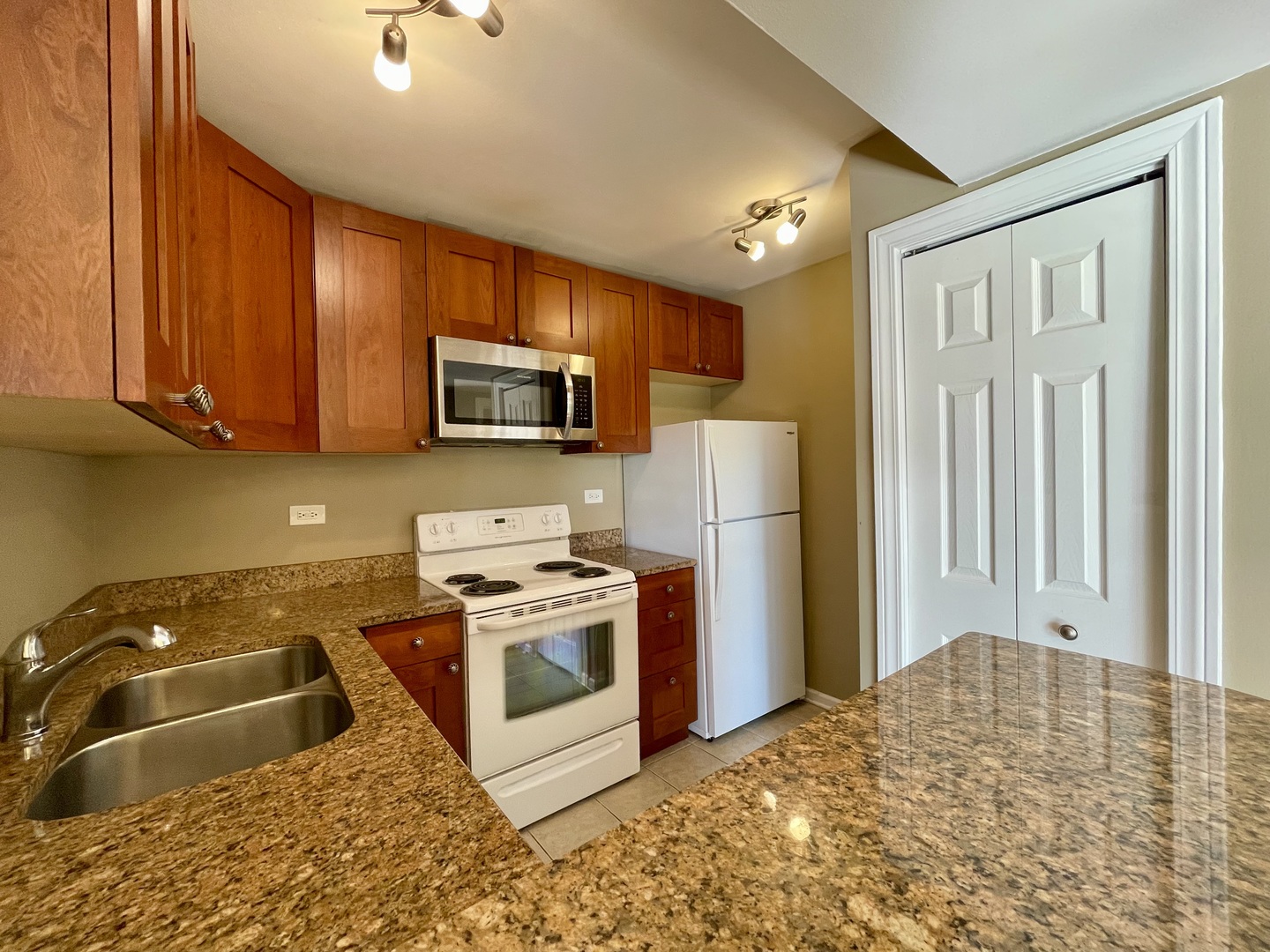 10113 Old Orchard Court Unit: 303
