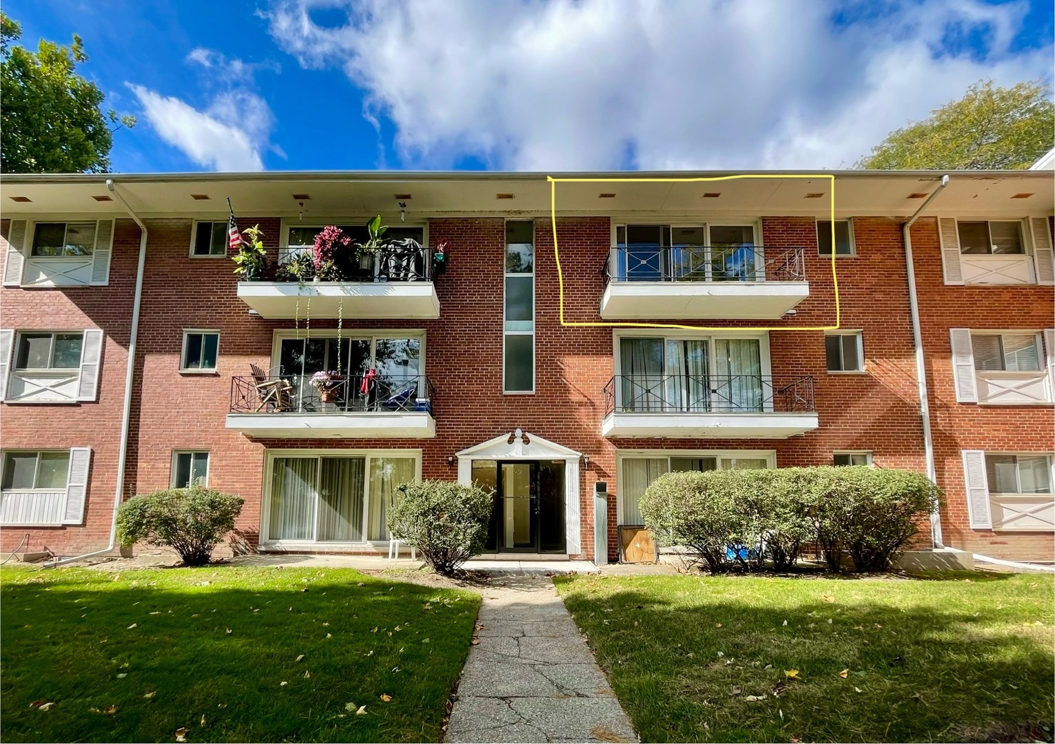 10113 Old Orchard Court Unit: 303