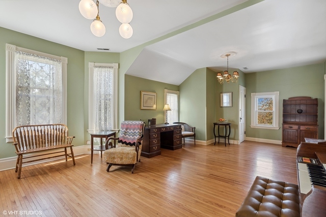 502 W Washington Street Unit: 2
