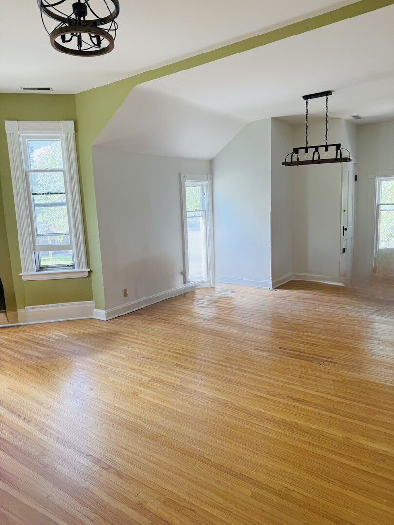 502 W Washington Street Unit: 2