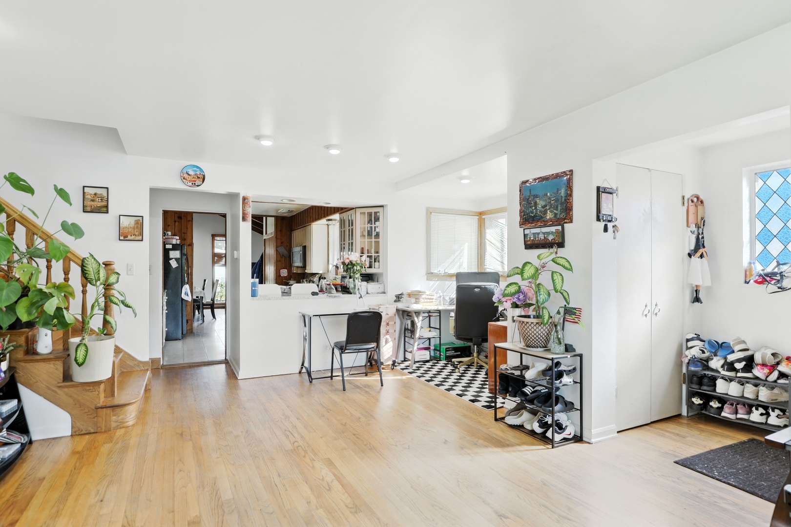 3814 W Sherwin Avenue