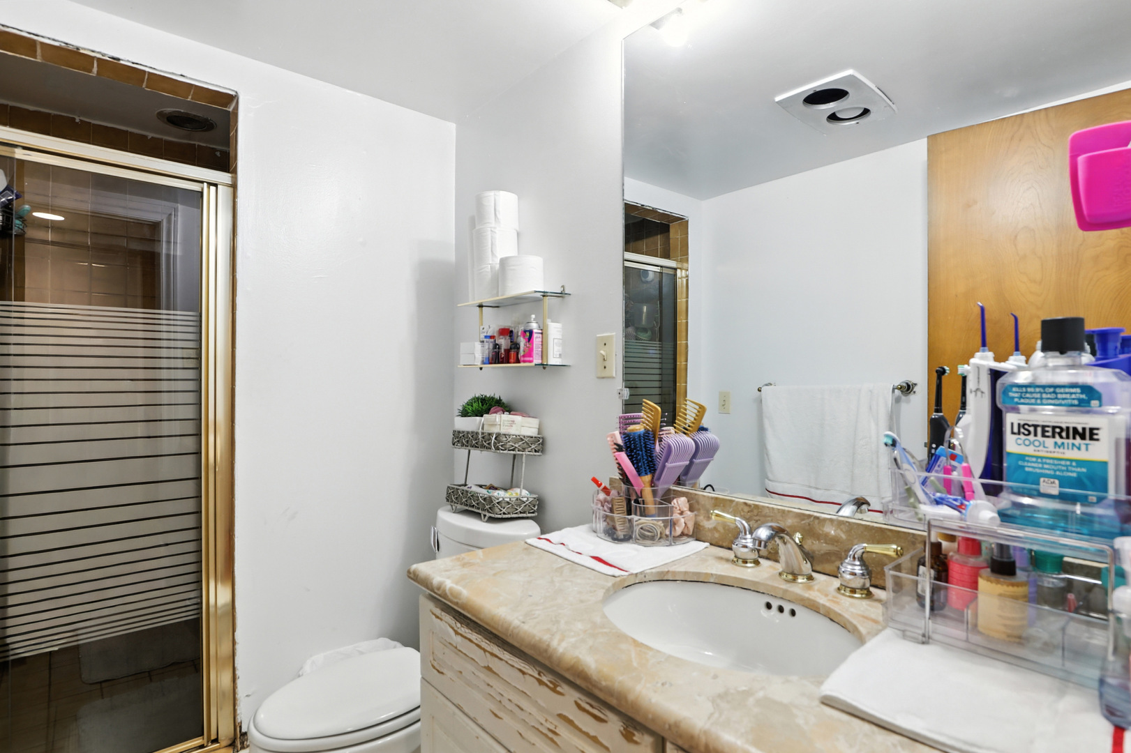 3814 W Sherwin Avenue