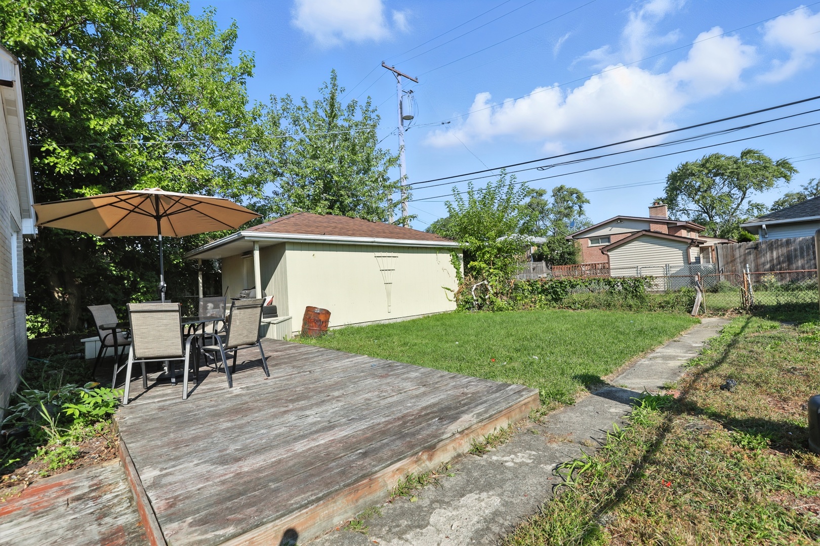 3814 W Sherwin Avenue