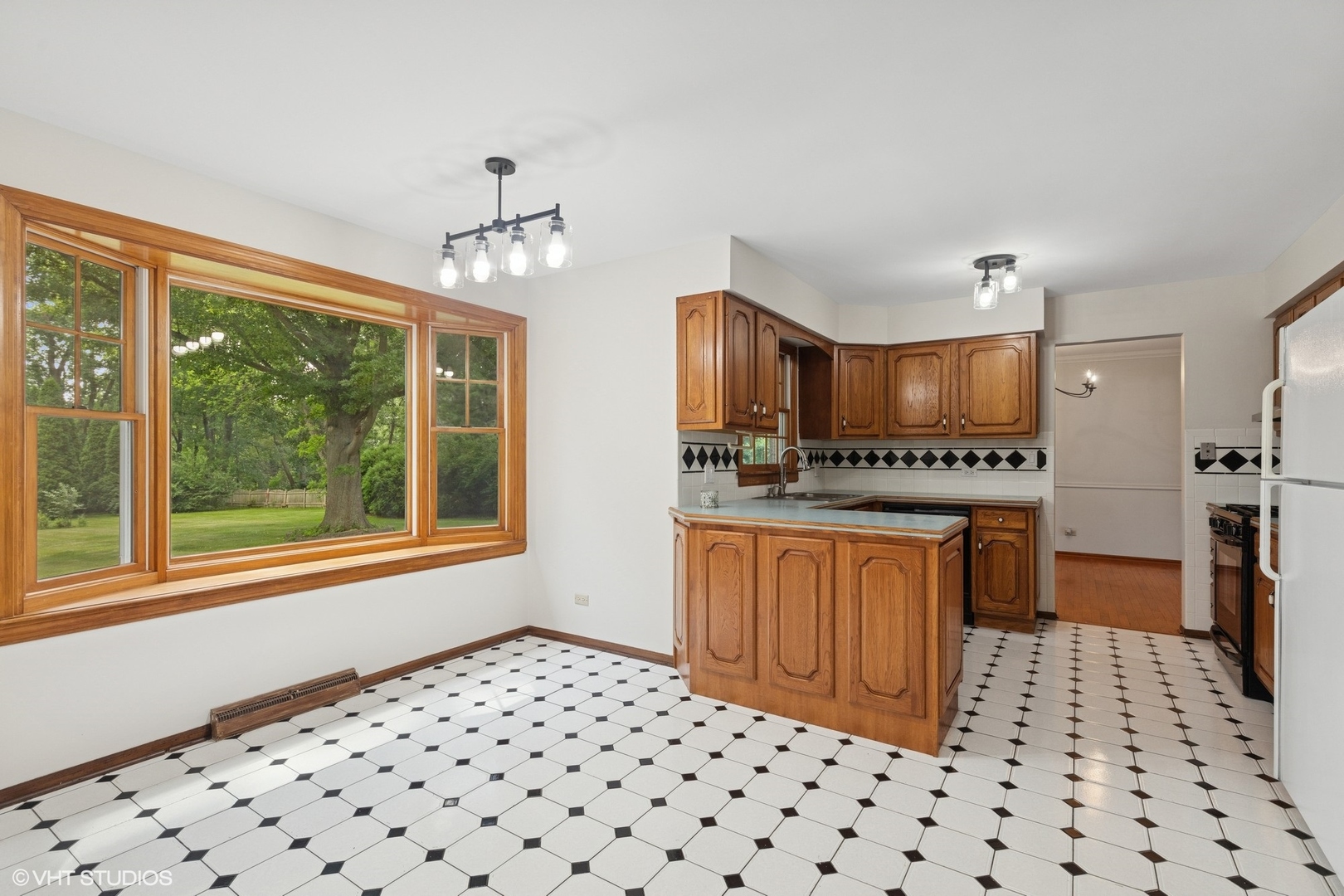 1960 Pinehurst Court