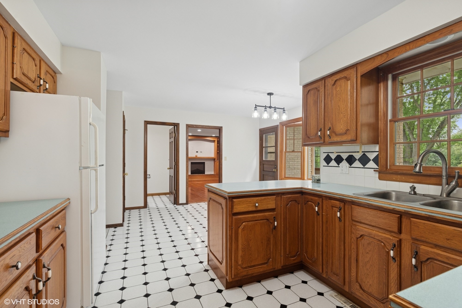 1960 Pinehurst Court