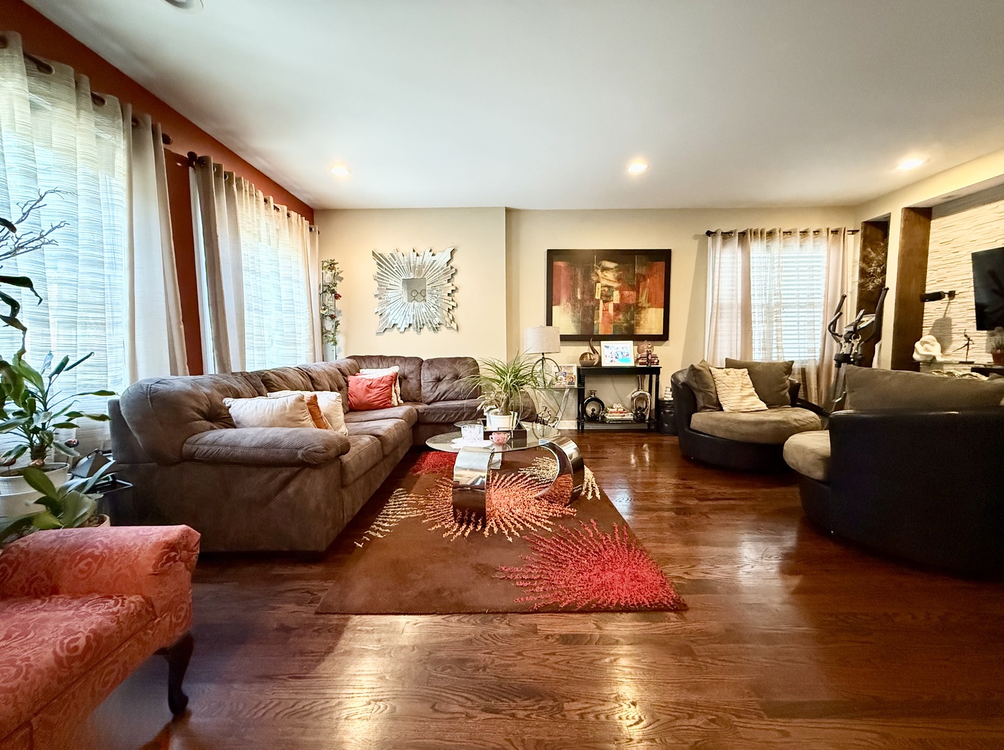 3133 W Wallen Avenue