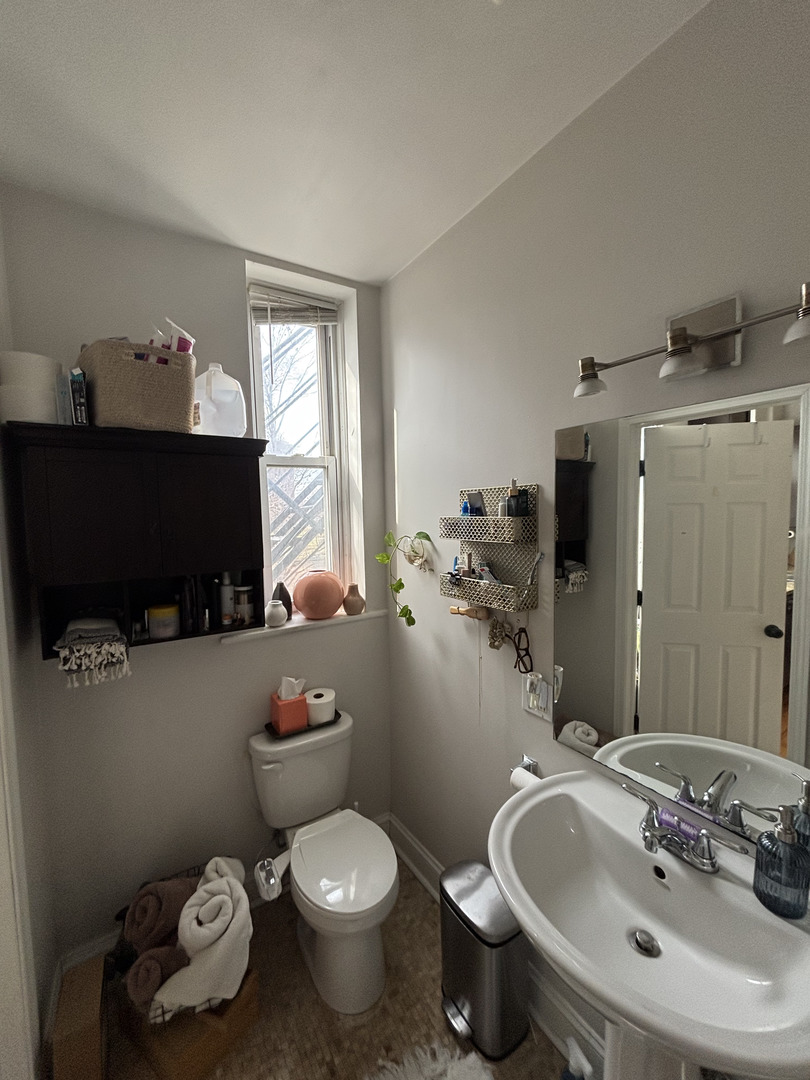 1259 W Fry Street Unit: 2S