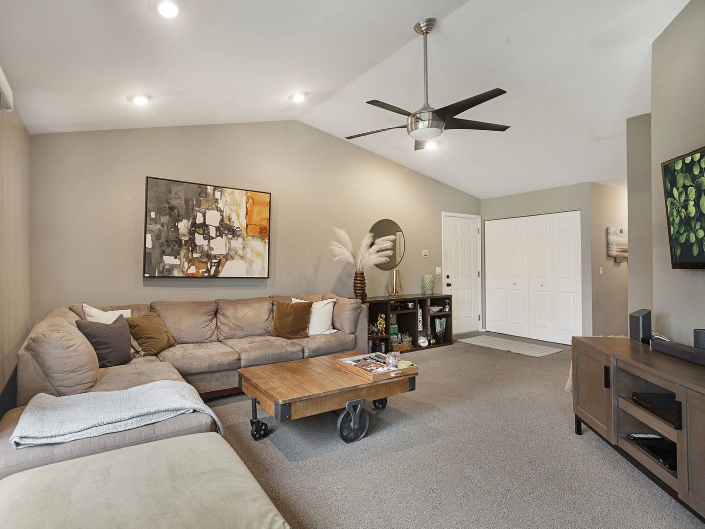 1602 Hadley Court Unit: C2