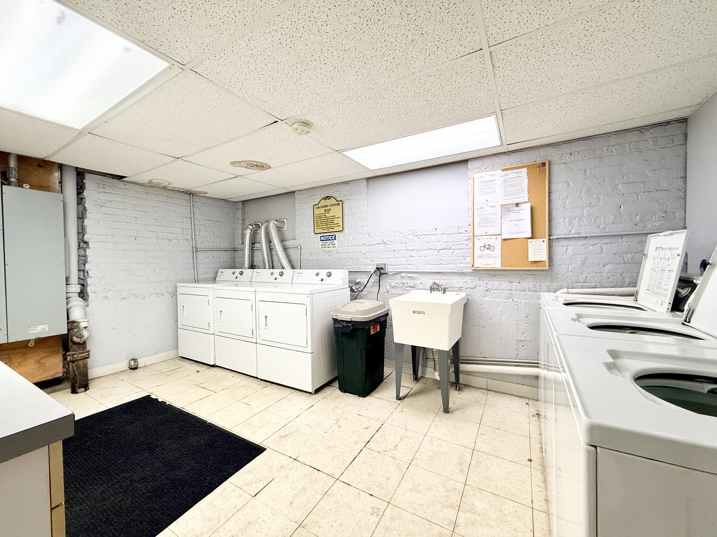 717 W Barry Avenue Unit: 3B