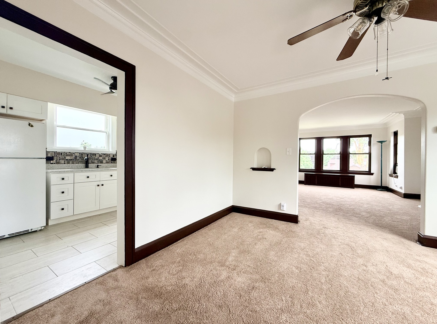 615 E Golf Road Unit: 2