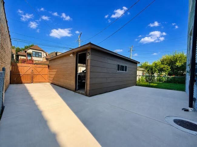 5536 N Spaulding Avenue Unit: G