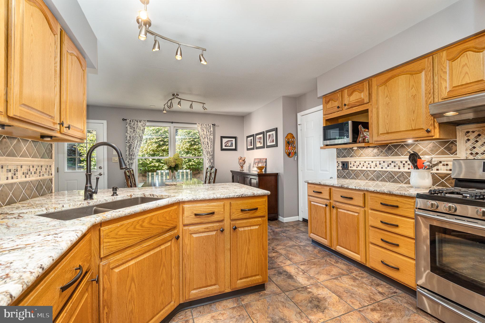 6111 Wallingford Way