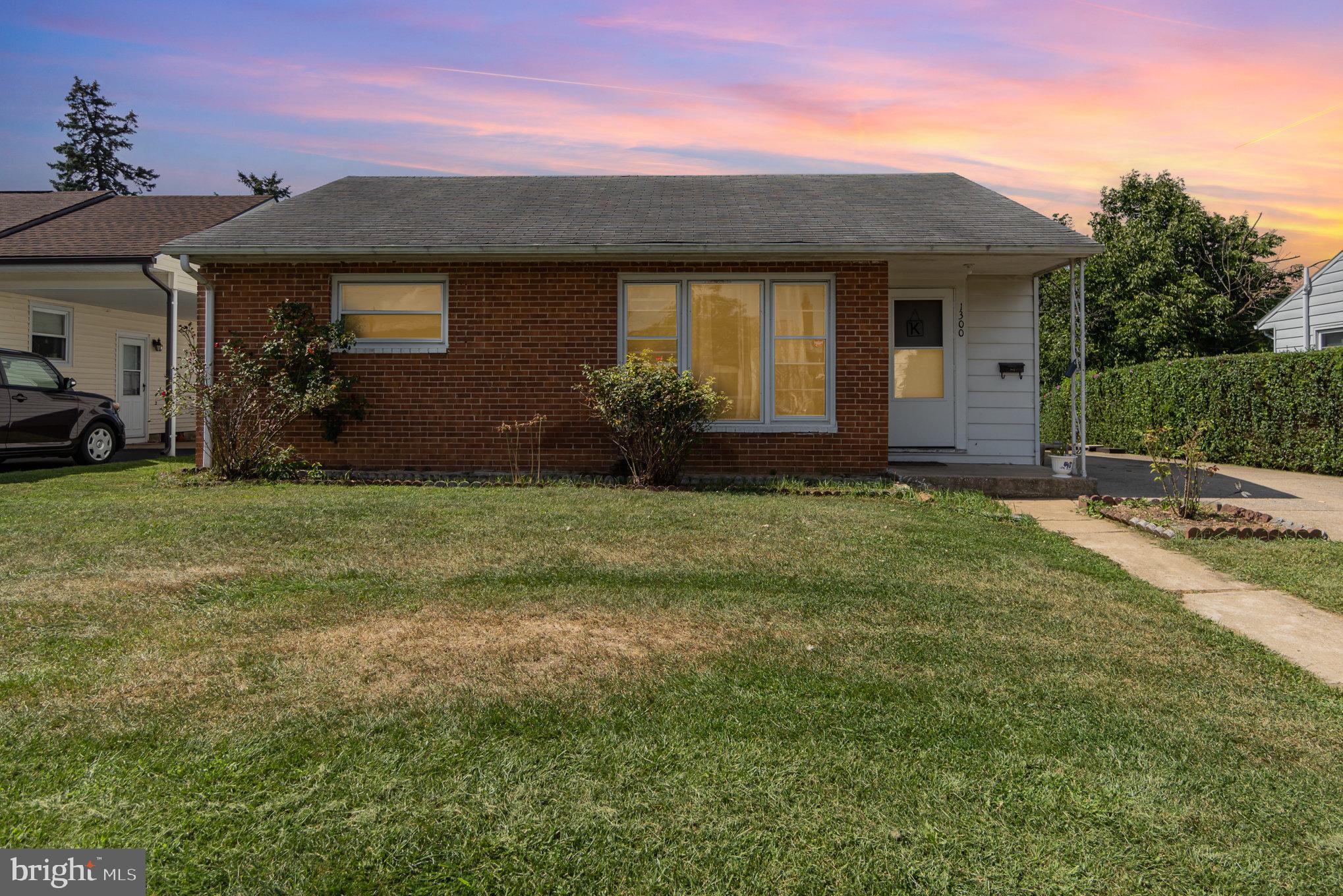 1300 Strafford Rd