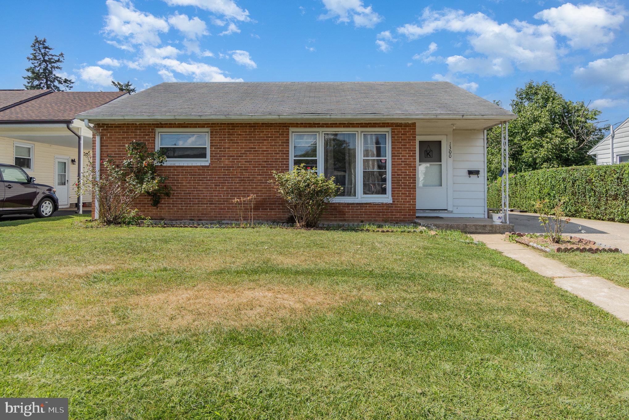 1300 Strafford Rd