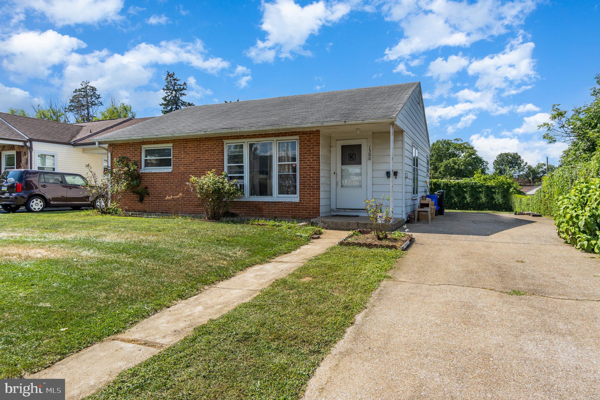 1300 Strafford Rd