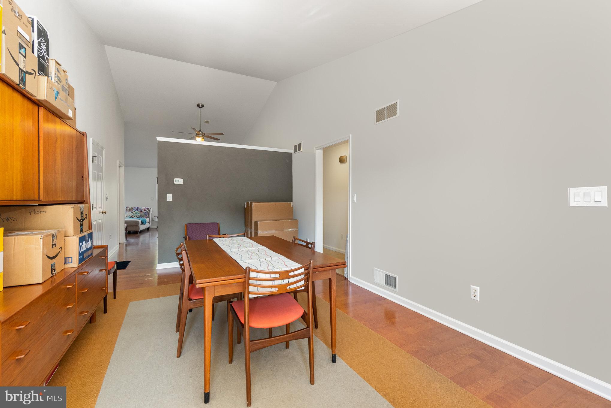 38 Tunbridge Ln