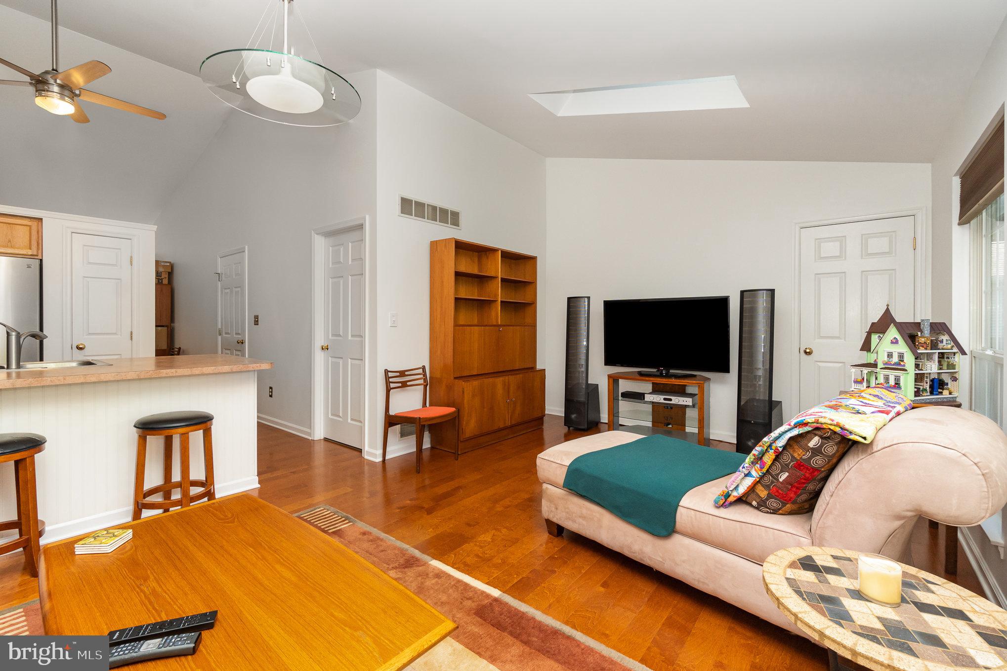 38 Tunbridge Ln