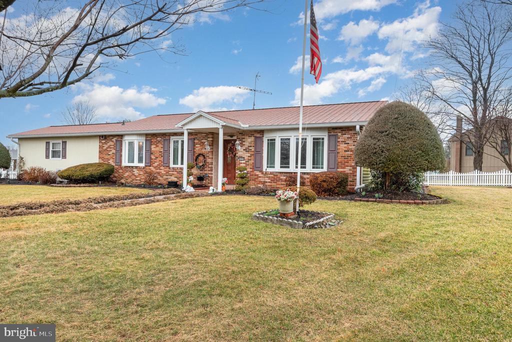 6400 Lexington Dr