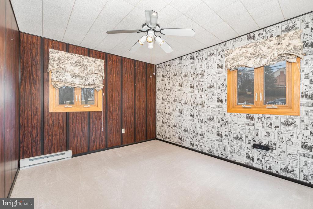 6400 Lexington Dr