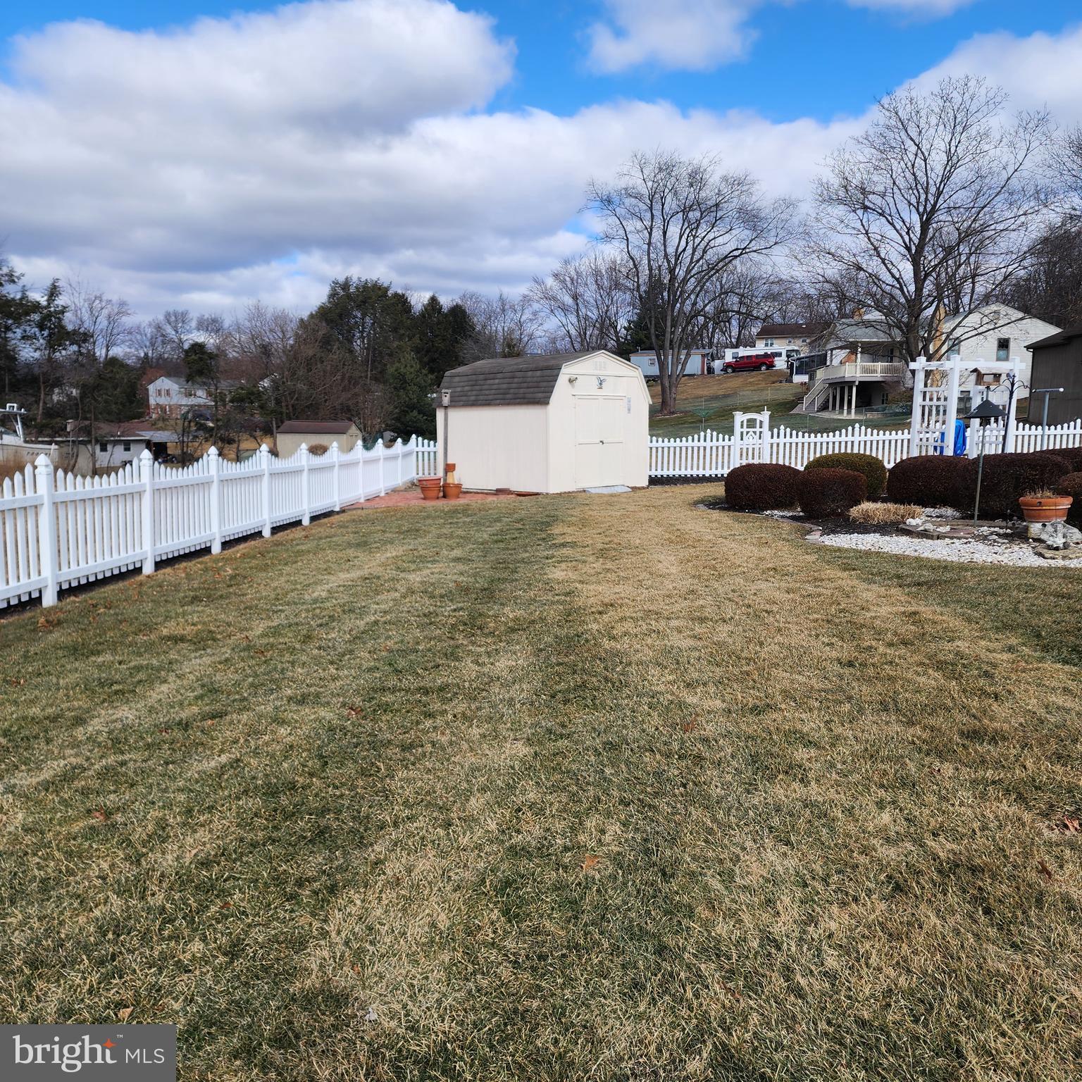 6400 Lexington Dr