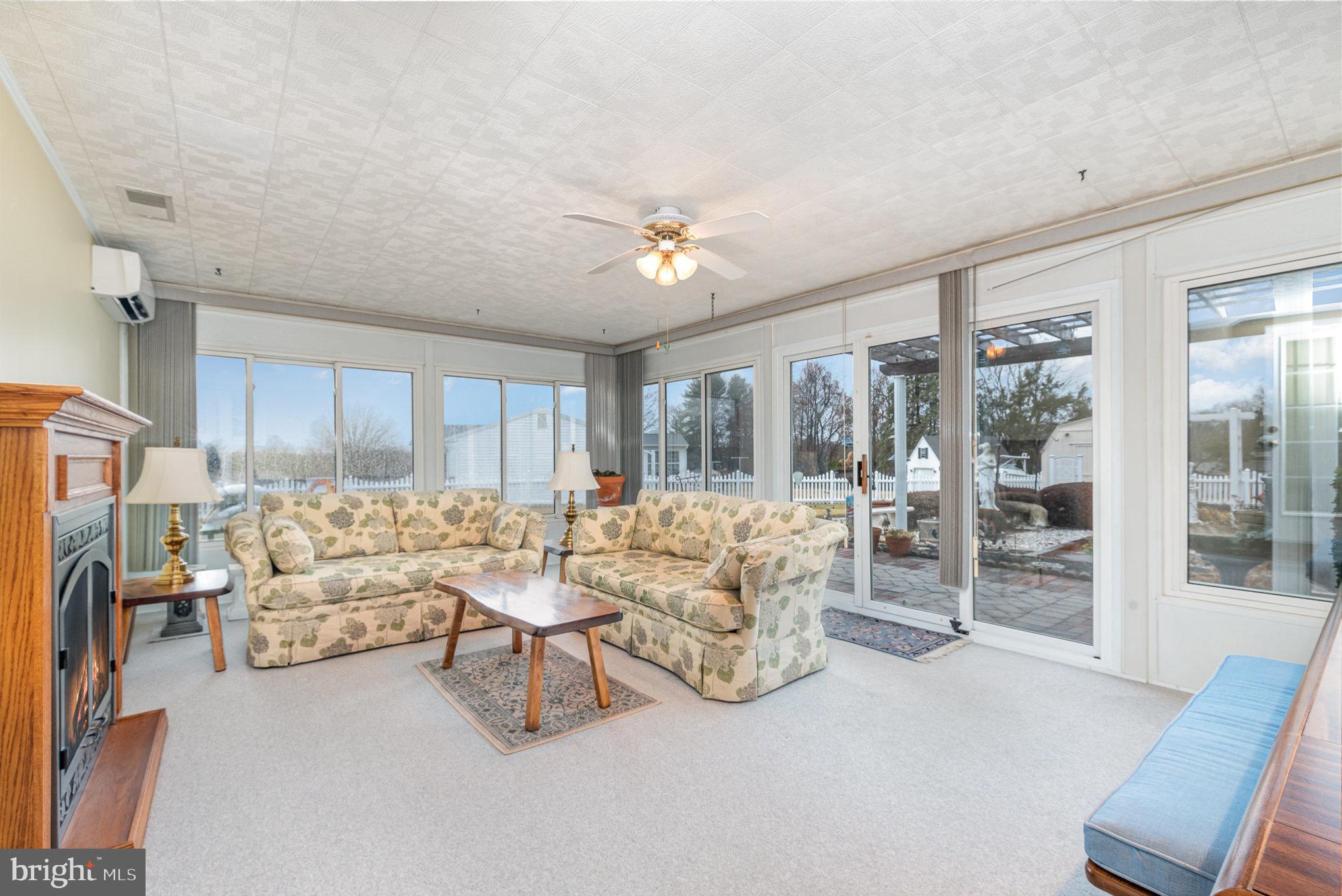 6400 Lexington Dr