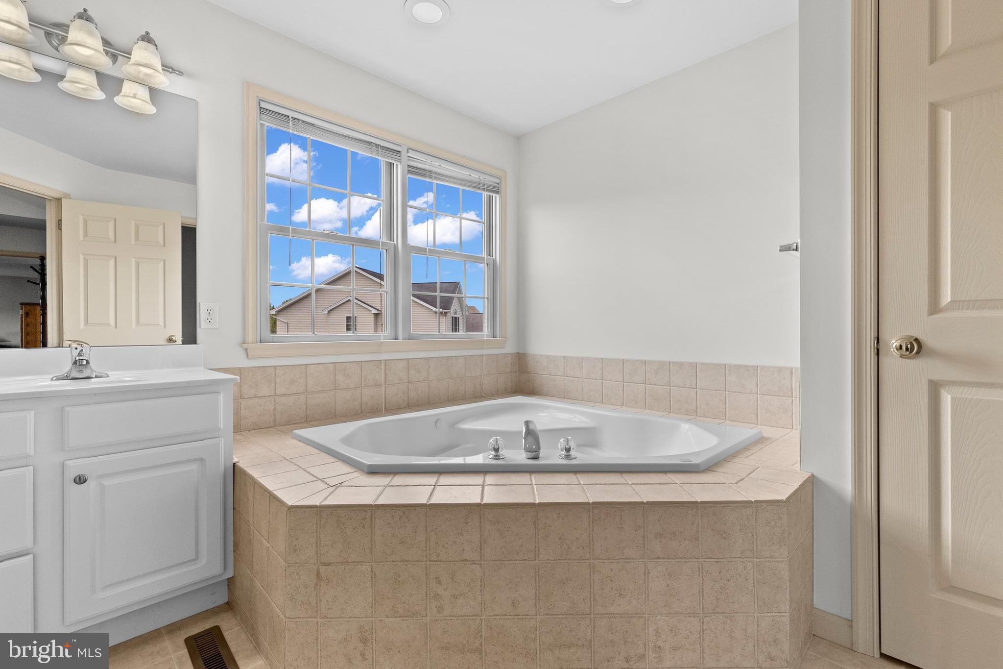 5255 Aldersgate Cir