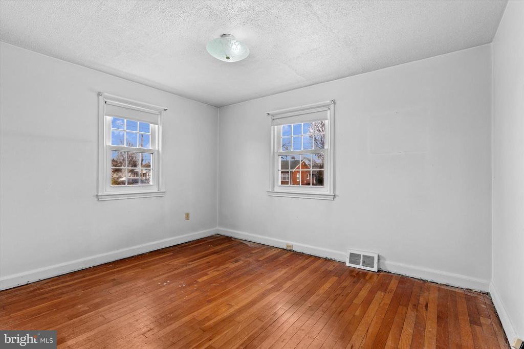 100 ROSEMONT