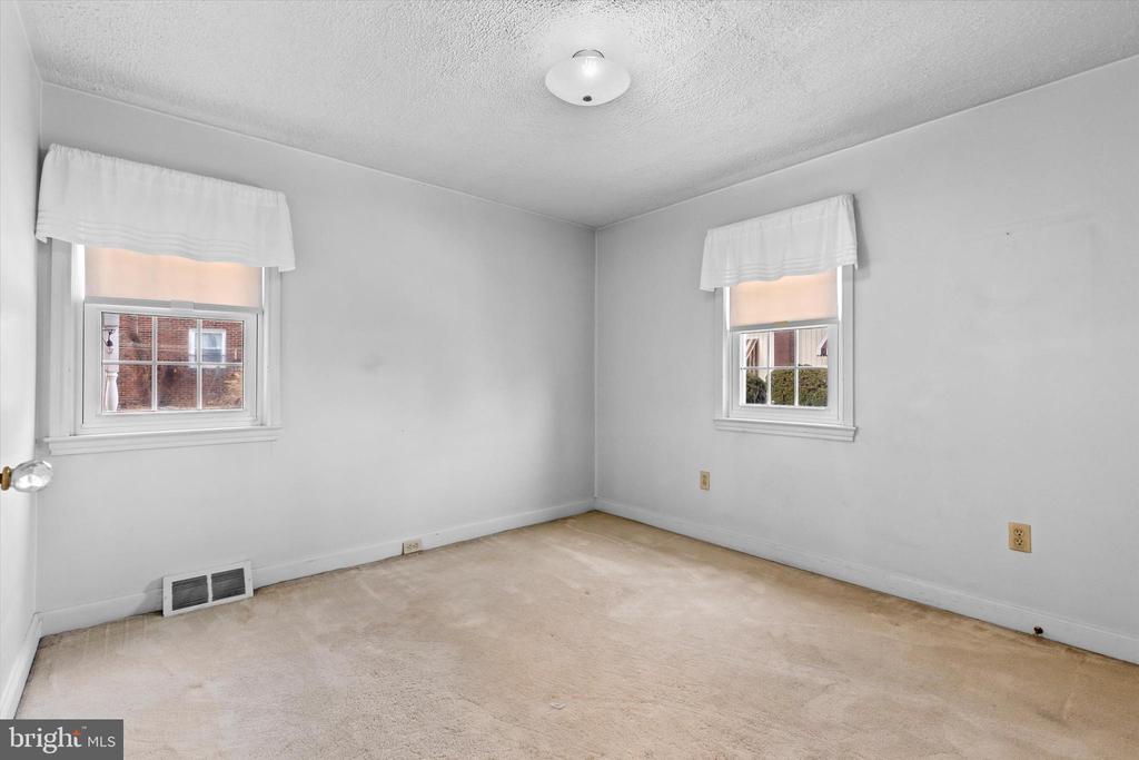 100 ROSEMONT