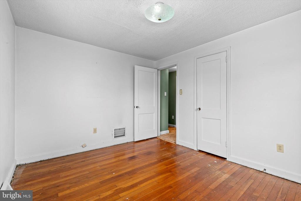 100 ROSEMONT