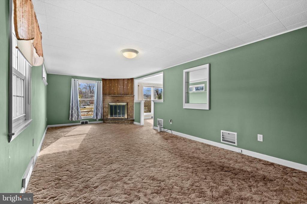 100 ROSEMONT