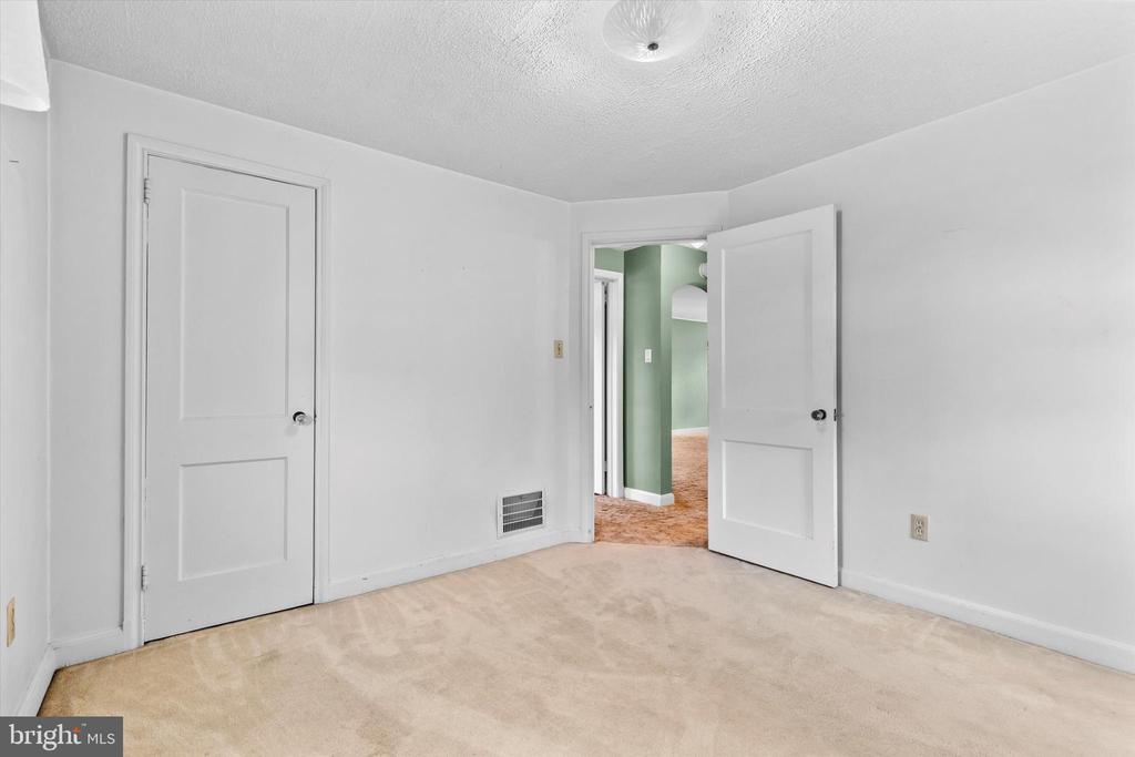 100 ROSEMONT