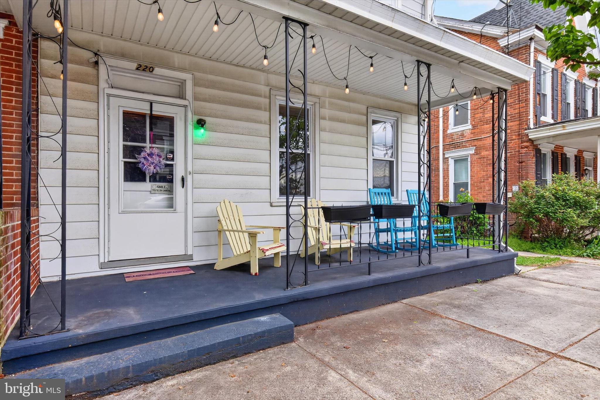 220 N COLLEGE STREET