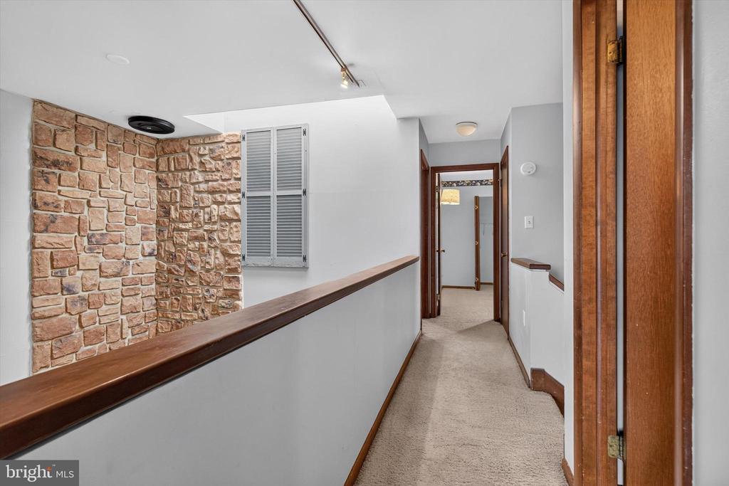 620 CEDAR RIDGE LANE