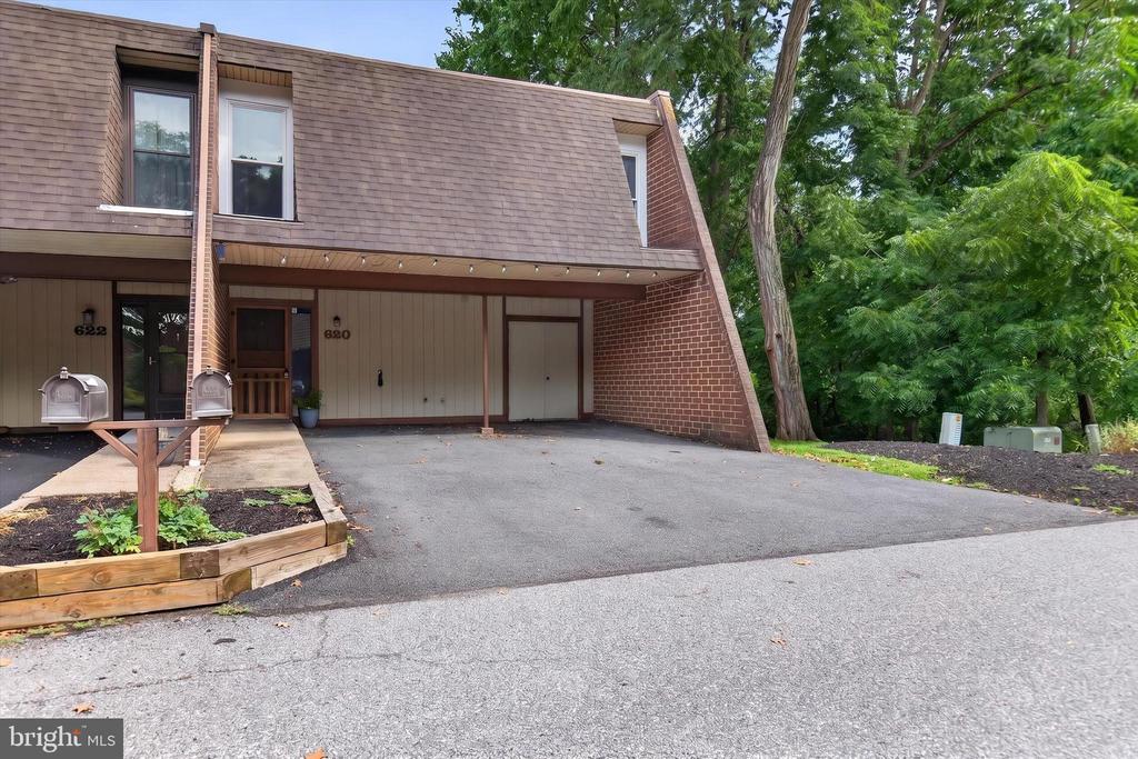620 CEDAR RIDGE LANE