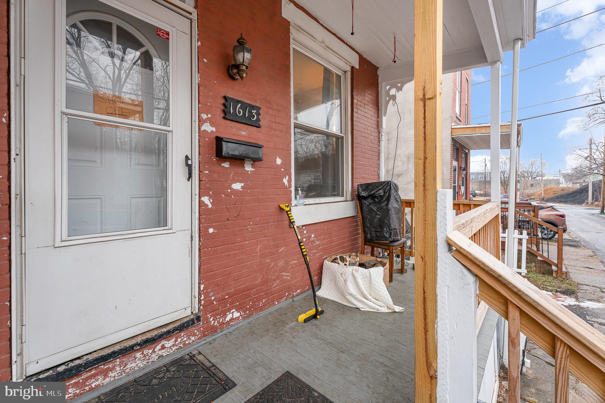 1613 Carnation St