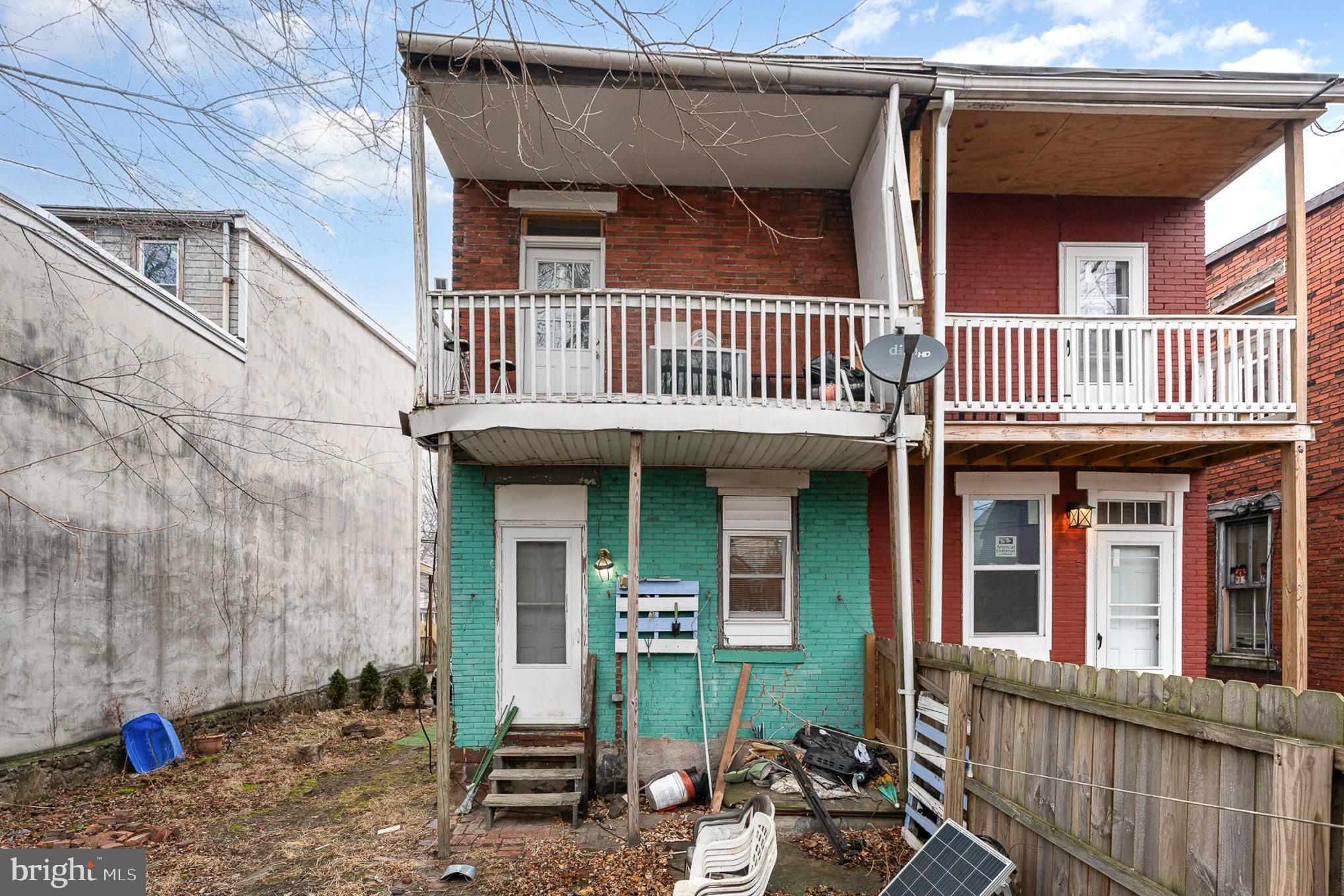 1613 Carnation St