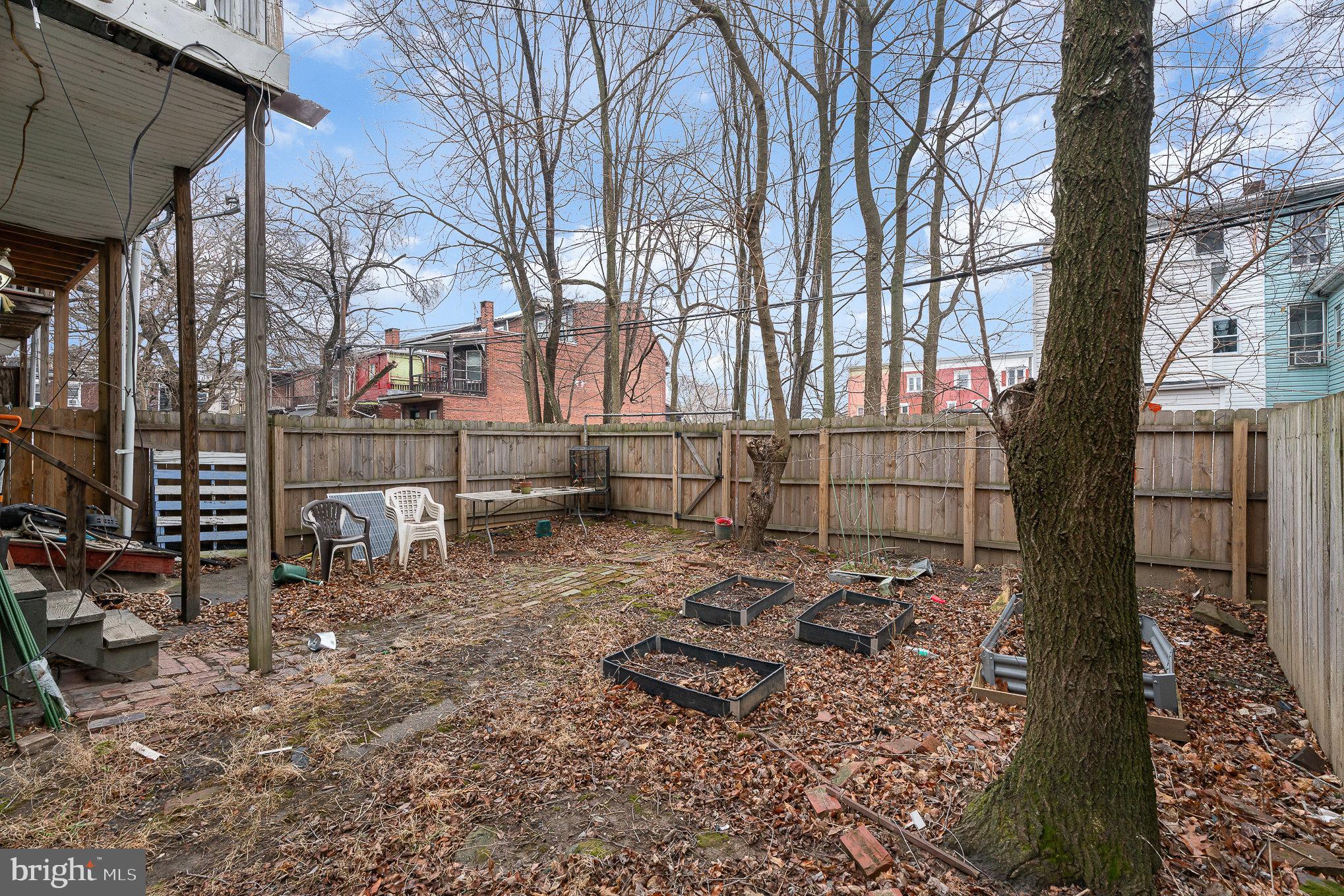 1613 Carnation St